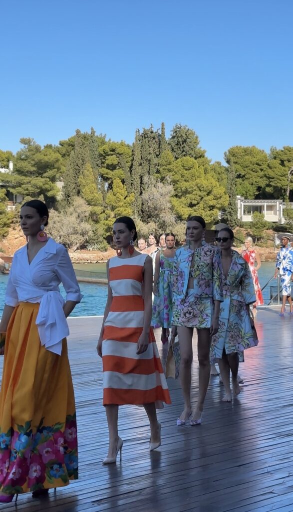 επίδειξη, Βασίλης Ζούλιας, συλλογή, λουλούδια, ρίγες epideiksi, Vasilis Zoulias, sillogi, floral, riges, athens fashion week, εβδομάδα μόδας της Αθήνας
