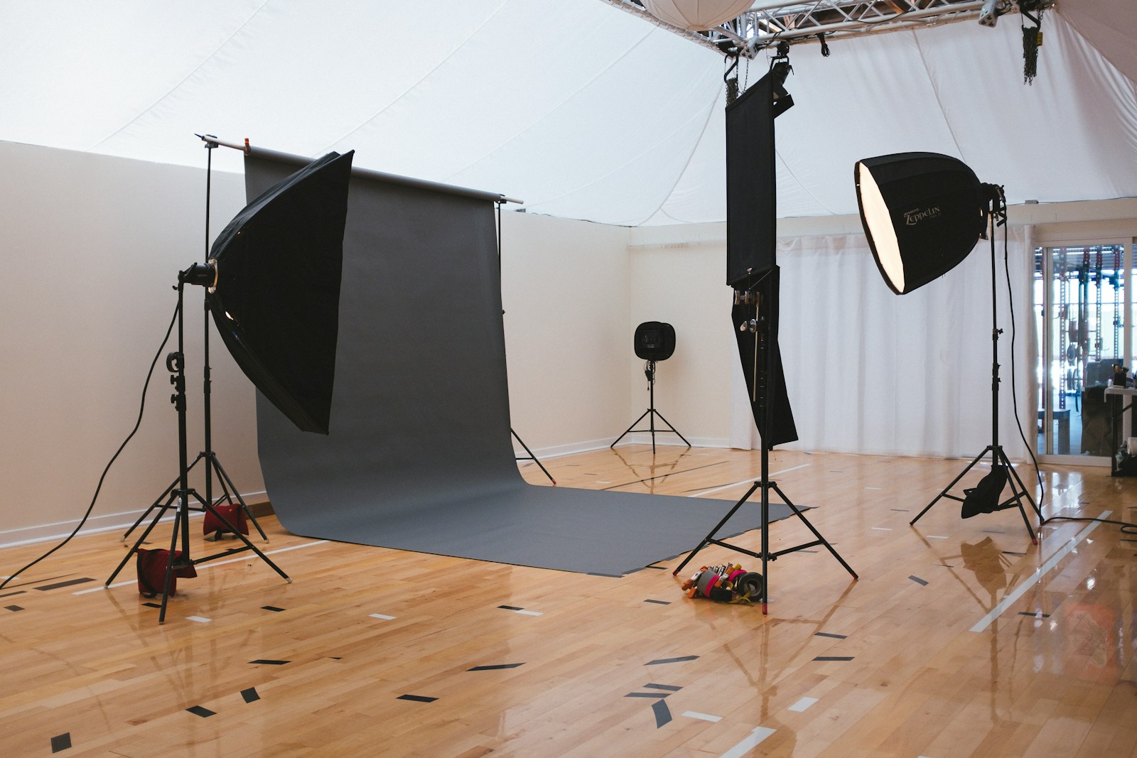 professional editorial styling, magazine photoshoot, ad campaign, lookbook, diafimistiki kampania rouxon, fotografisi rouxon, fotografisi gia periodiko, stilistas fotografisis