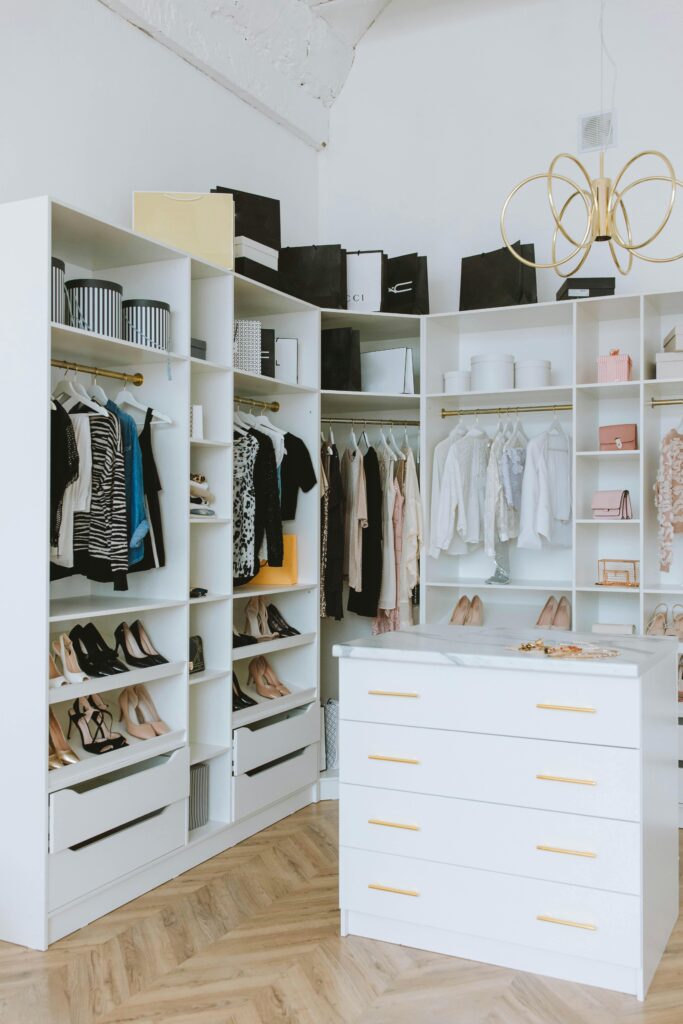 wardrobe editing, color analysis, body type analysis, special occasion styling, suitcase packing, personal shopping, virtual closet organization, event styling, red carpet styling, prosopikos stilistas, psifiaki ntoulapa, analisi xromaton, analisi somatotipou, stilistas gamou
